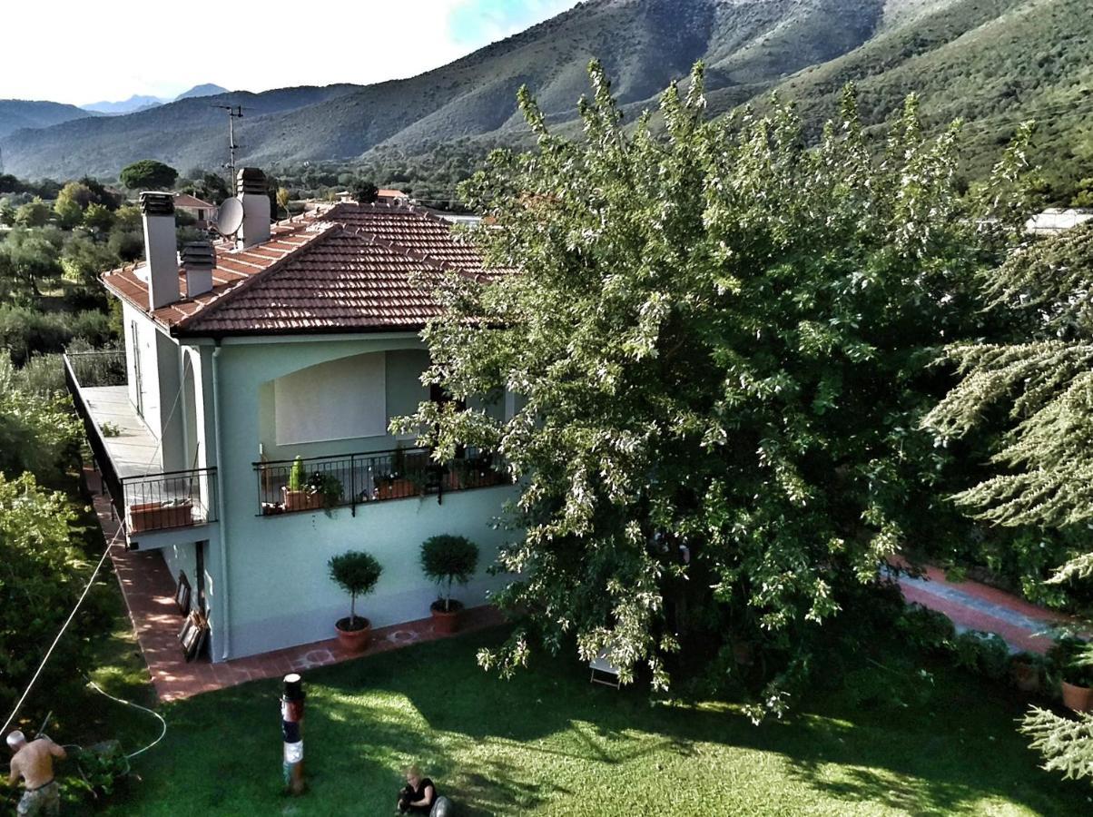 Independent Apartment With A Fabulous Patio - Casa Penny Cisano sul Neva Экстерьер фото