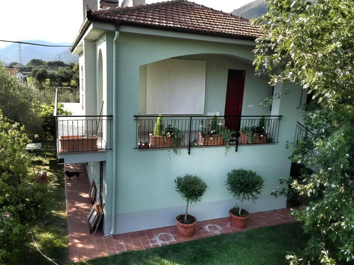 Independent Apartment With A Fabulous Patio - Casa Penny Cisano sul Neva Экстерьер фото