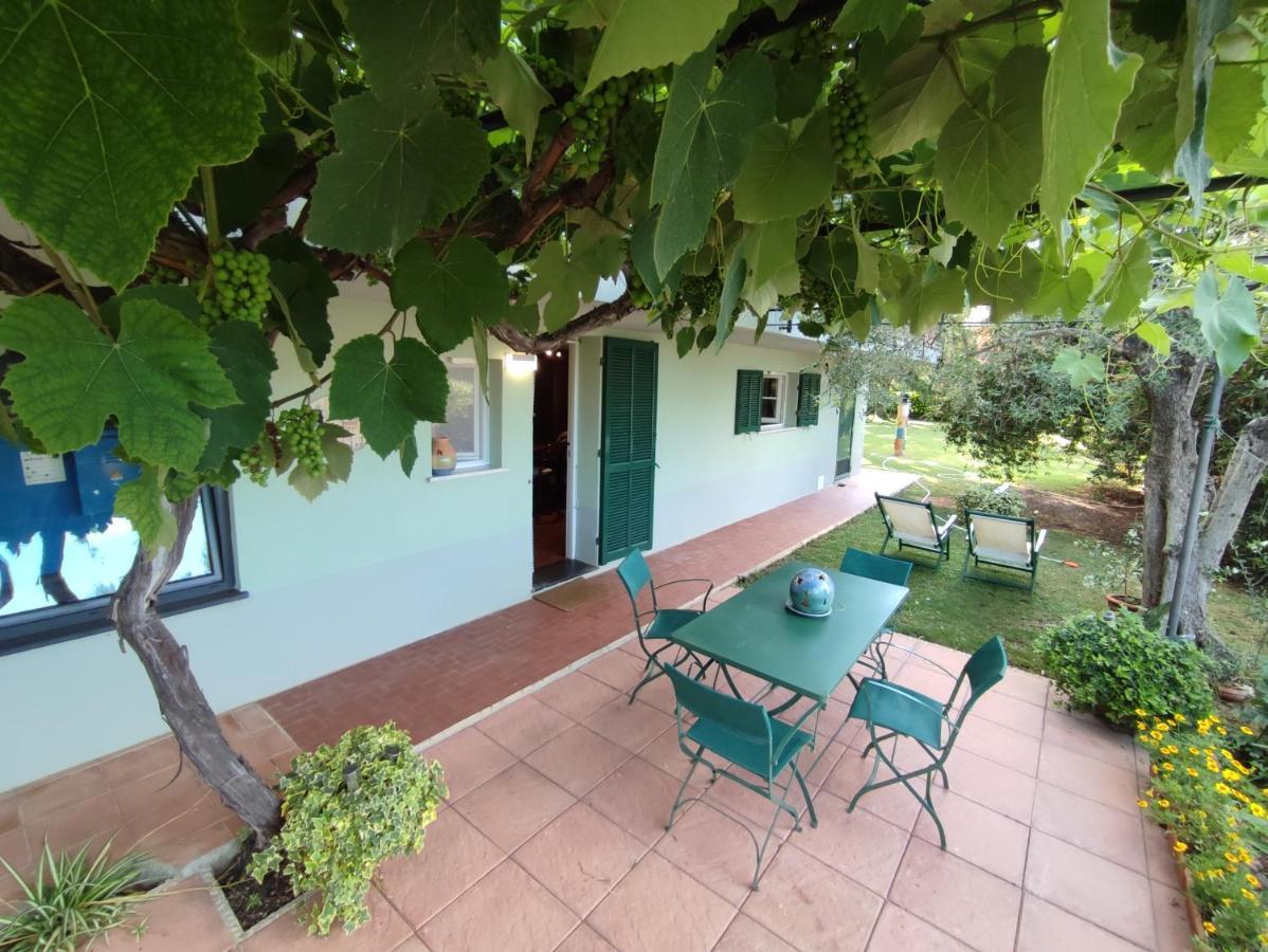 Independent Apartment With A Fabulous Patio - Casa Penny Cisano sul Neva Экстерьер фото